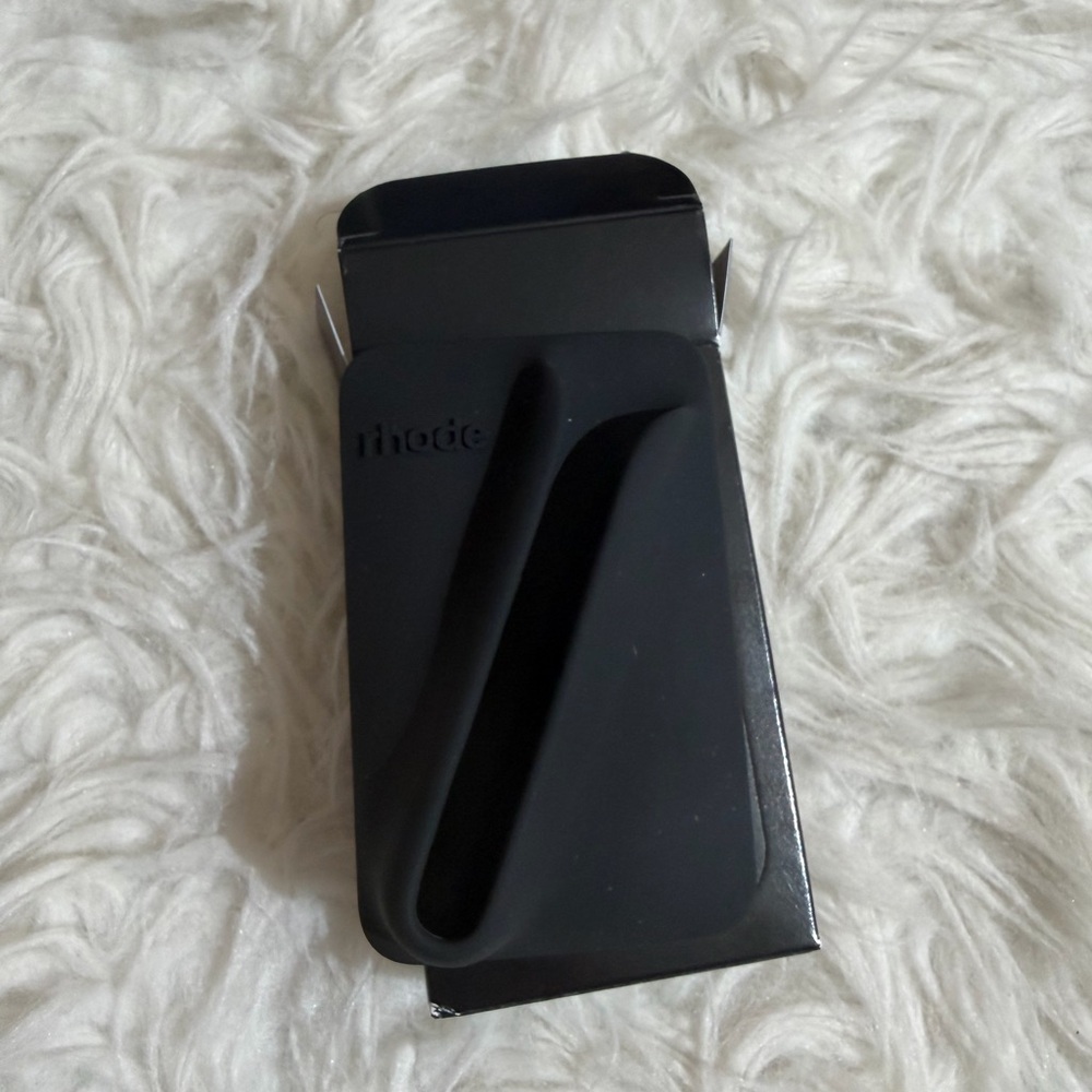 NWT RHODE Snap-On Lip Case Peptide Holder Black Lip Gloss Slot MagSafe - Picture 5 of 5